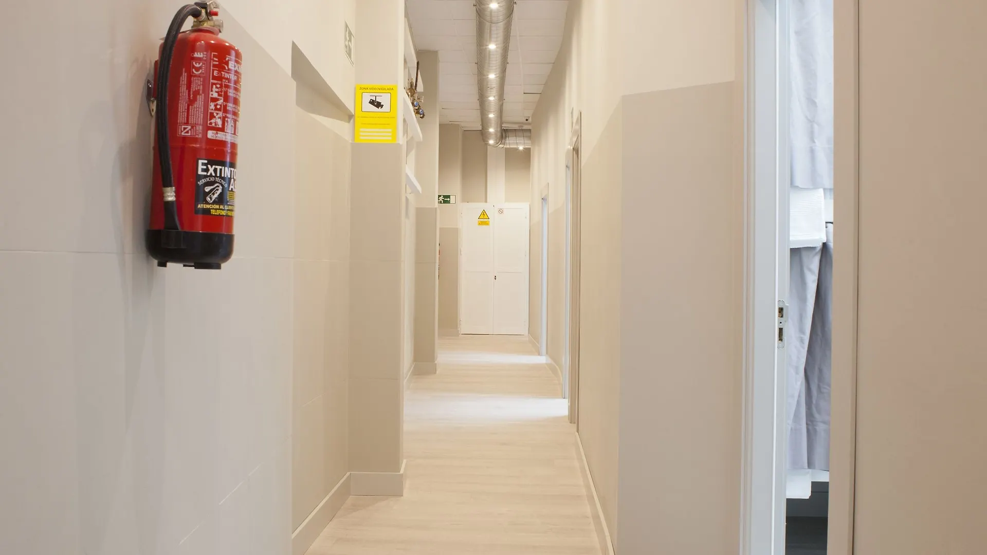 Malaga Stop Hostel 2*,