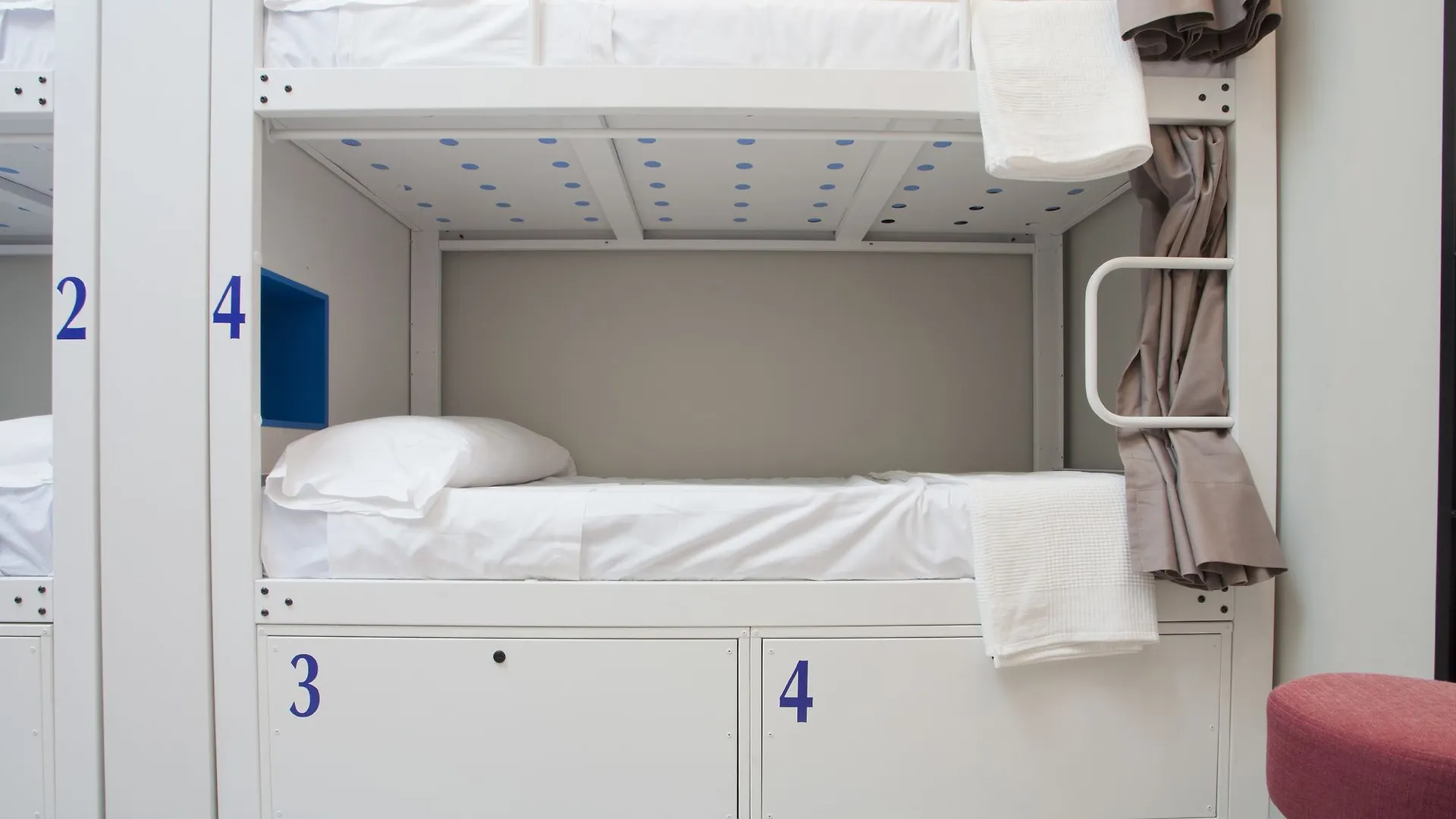 Malaga Stop Hostel Hotel